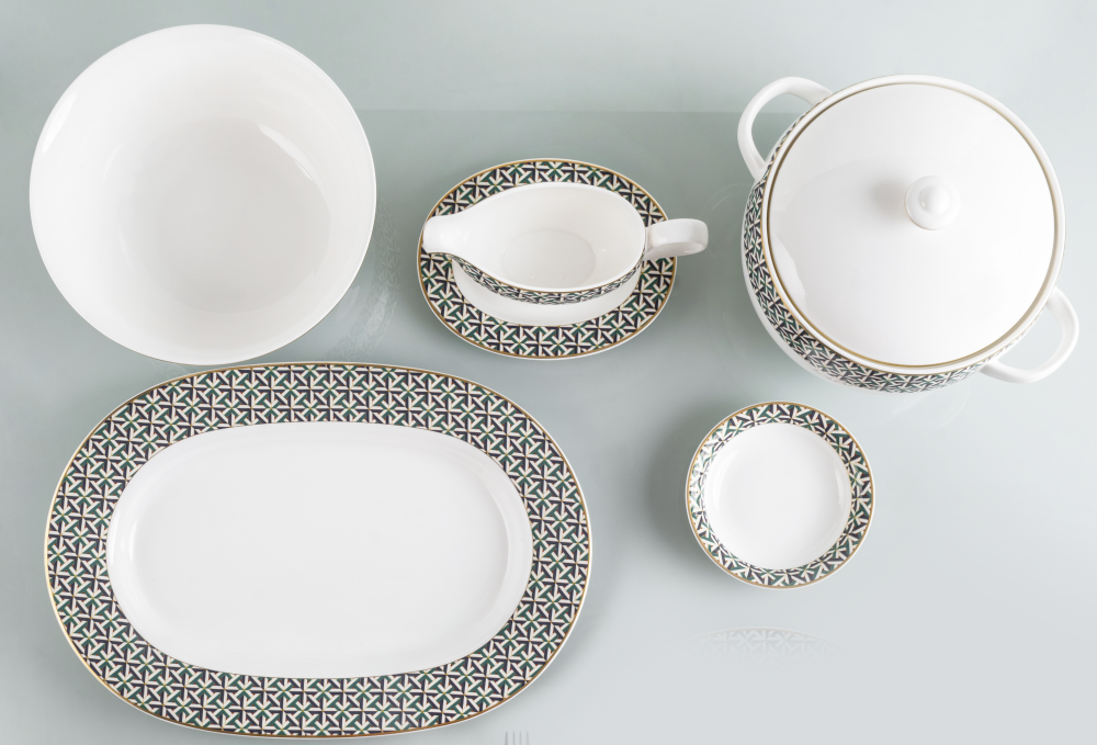 Порцеланов комплект за сервиране,  6 ел.