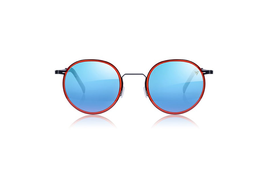 Nebula Red Titanium за навън